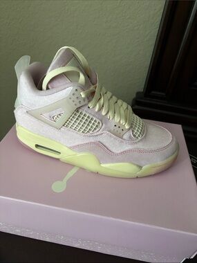 Jordan Women's Retro 4 Cream & Pink